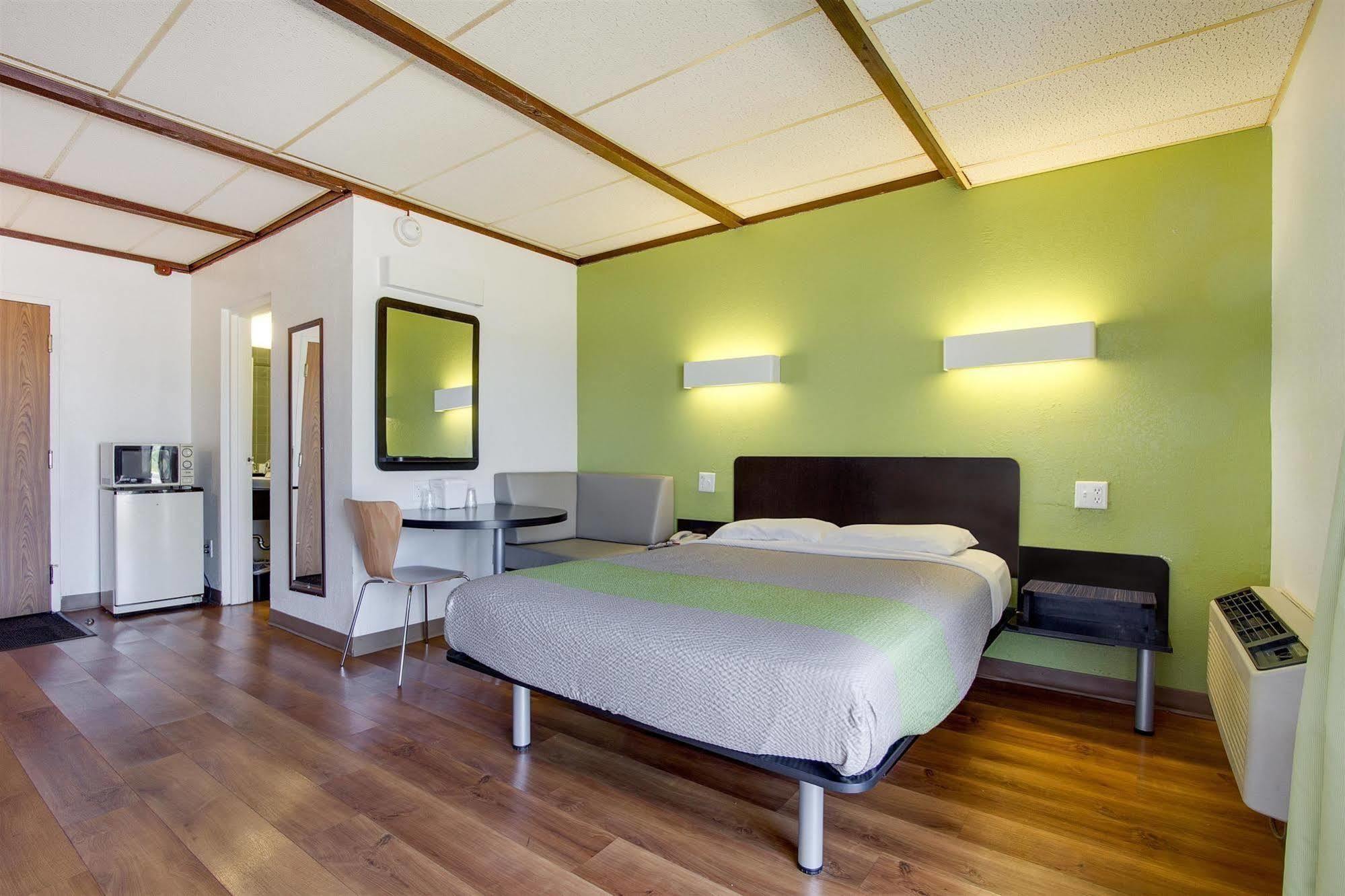 Motel 6-Geneva, Oh Kültér fotó