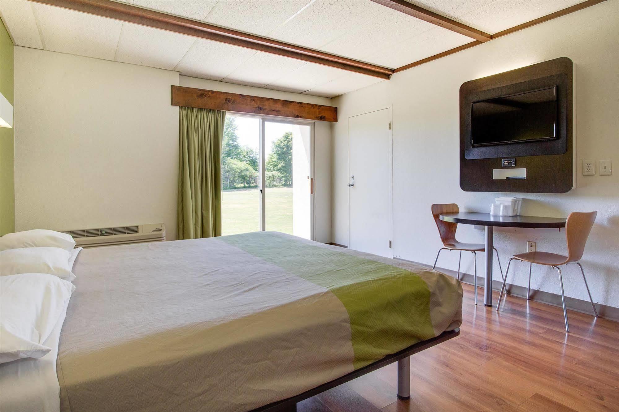 Motel 6-Geneva, Oh Kültér fotó