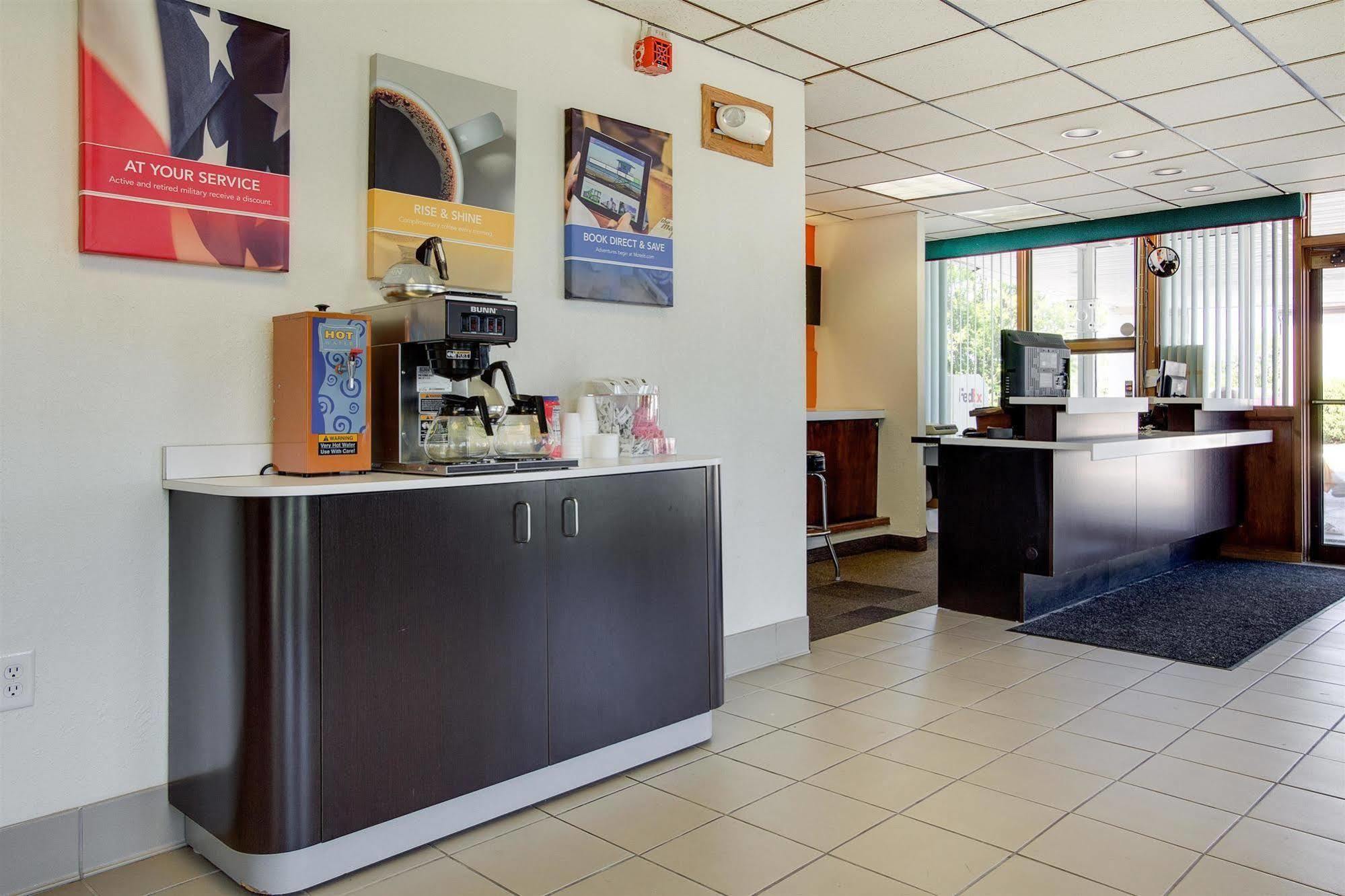 Motel 6-Geneva, Oh Kültér fotó