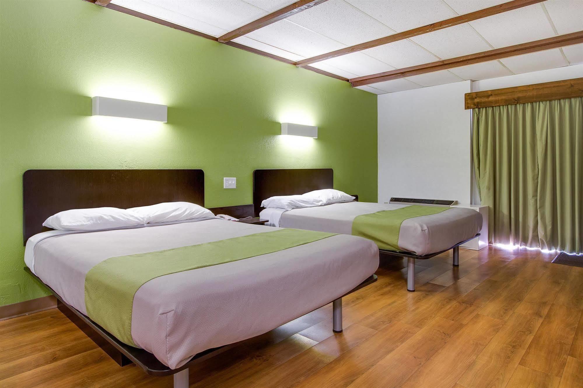 Motel 6-Geneva, Oh Kültér fotó