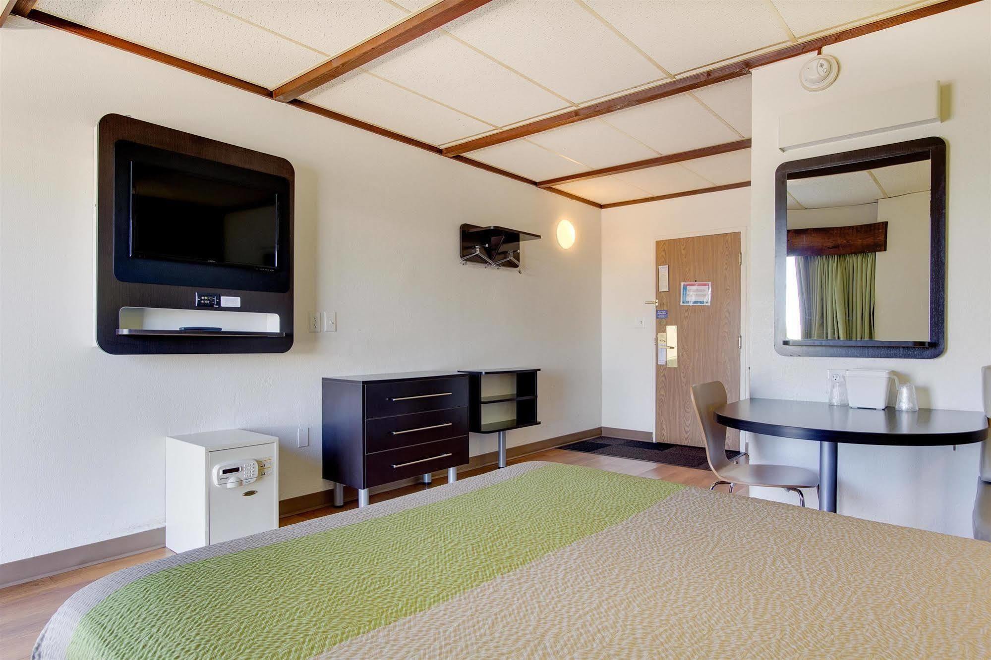 Motel 6-Geneva, Oh Kültér fotó