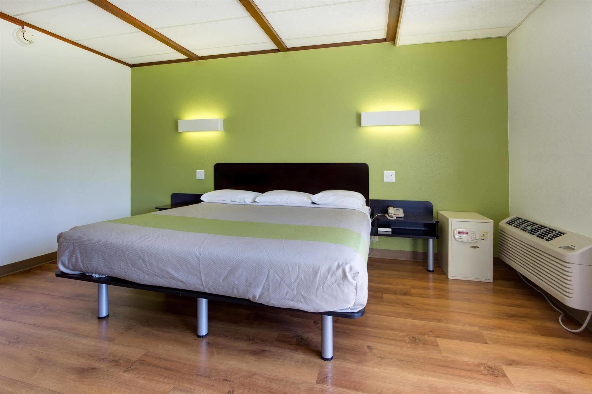 Motel 6-Geneva, Oh Kültér fotó
