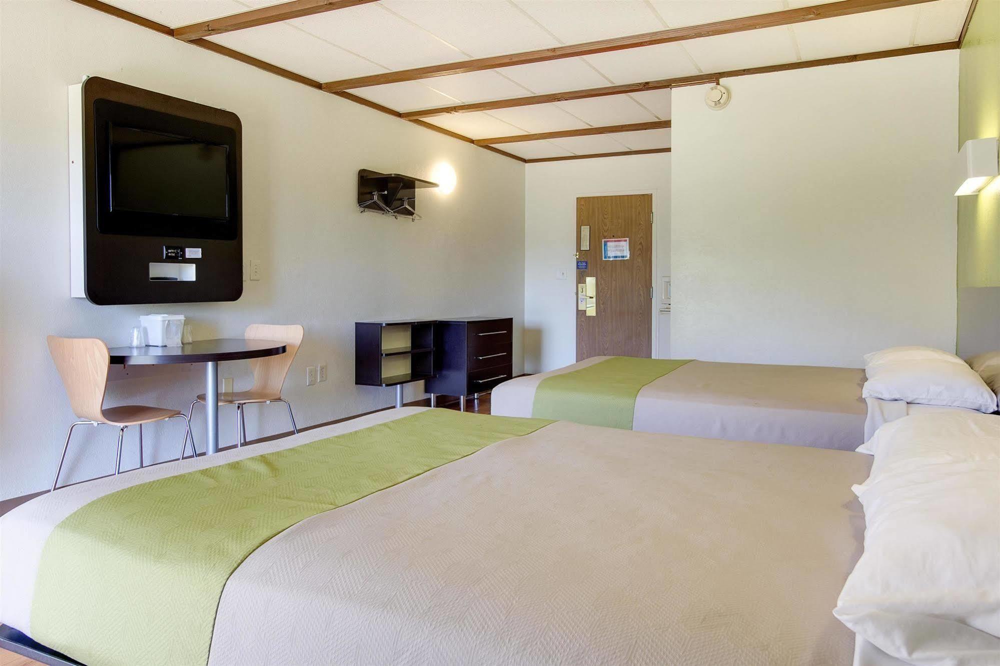 Motel 6-Geneva, Oh Kültér fotó